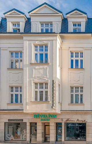 Revelton 4*